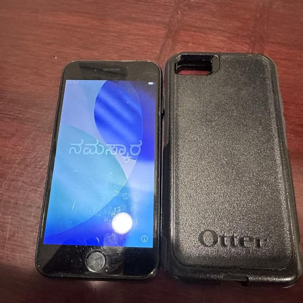 Apple iPhone SE 3rd Gen 2022 - Unlocked, 64 GB, Midnight, A2595