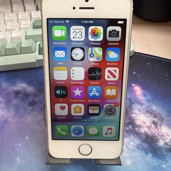 Apple iPhone 5S - AT&T, 32 GB, Silver, A1533