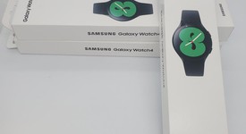 New
													Samsung Galaxy Watch4 - Unlocked, Black, 40mm, photo 4 of 4