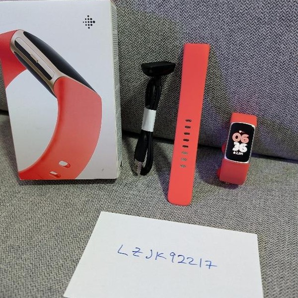 Fitbit Charge 6 - Gold