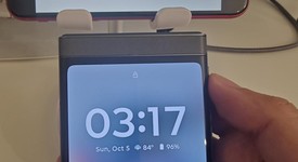 Mint
													Motorola Razr (2024) - Unlocked, Gray, 256 GB, 8 GB, photo 3 of 10