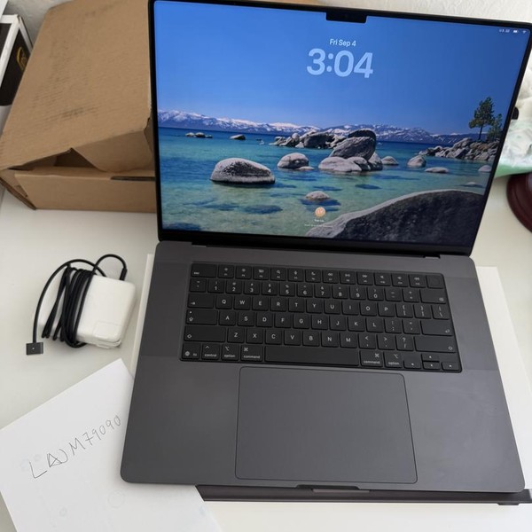 MacBook Pro 2026 - 16 inch (M5) - 1 TB, Space Black, 24 GB, Apple M5 Pro 18-core (20-core GPU), Standard Display
