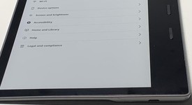 Mint
													Amazon Kindle Oasis 10th Gen - Gray, 32 GB, WiFi Only, photo 4 of 9