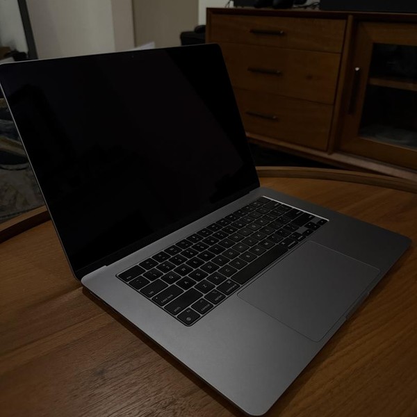 MacBook Air 2023 (M2) - 15 inch - 1 TB, Midnight, 24 GB, Apple M2