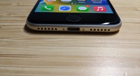 Good
													Apple iPhone SE 3rd Gen 2022 - Unlocked, Starlight, 64 GB, A2595, photo 3 of 16