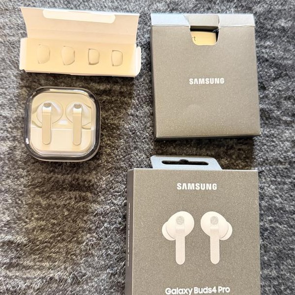 Samsung Galaxy Buds4 Pro - White