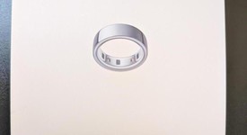 New
													Oura Ring Gen 4 - Silver, Size 8, photo 2 of 4