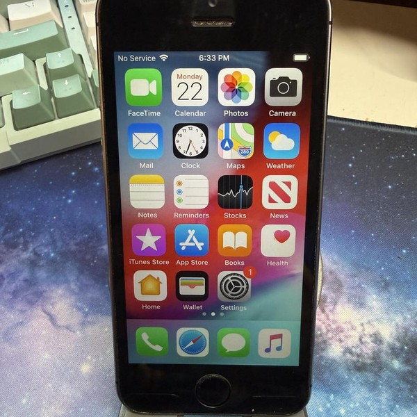 Apple iPhone 5S - AT&T, 16 GB, Gray, A1533