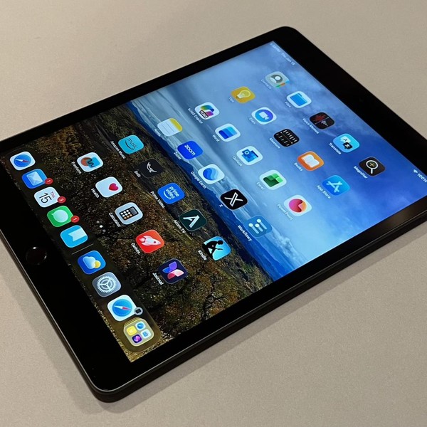 Apple iPad 9th Gen - Wi-Fi, 64 GB, Gray, A2602