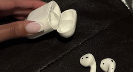 Used
													Apple AirPods 1st Gen - Lightning Case, photo 3 of 5