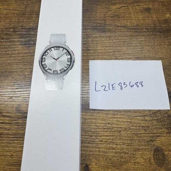 Samsung Galaxy Watch6 Classic - Unlocked, Silver, 47mm