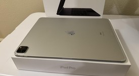Mint
													Apple iPad Pro 12.9" 5th Gen 2021 - Unlocked, Silver, 512 GB, photo 2 of 6