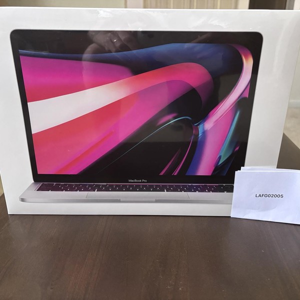 MacBook Pro 2022 - 13 inch - 1 TB, Silver, 24 GB, Apple M2