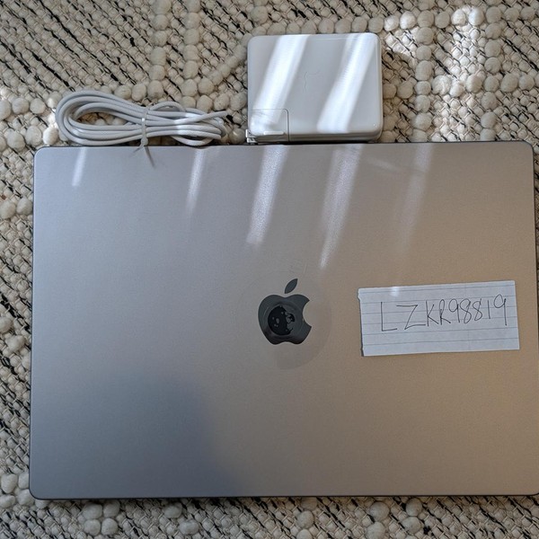MacBook Pro 2023 - 16 inch - 1 TB, Silver, 64 GB, Apple M2 Max
