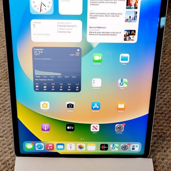 Apple iPad Pro 12.9 inch 6th Gen 2022 - Wi-Fi, 128 GB, Silver