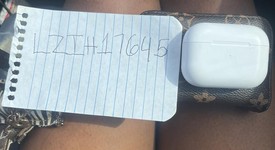 New
													Apple AirPods Pro 2nd Gen - Lightning, photo 2 of 5
