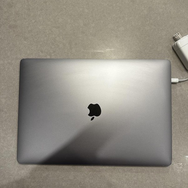 MacBook Pro 2019 - 15 inch - 512 GB, Silver, 16 GB, Intel Core i9