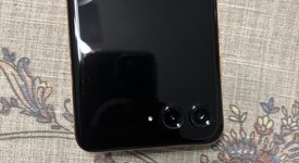 Good
													Motorola Razr Plus (2025) - Unlocked, PANTONE Mocha Mousse, 256 GB, 12 GB, photo 1 of 10