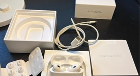 Used
													Apple AirPods Pro 2nd Gen - Lightning, photo 2 of 5