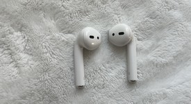 Used
													Apple AirPods 2nd Gen - Lightning Case, photo 4 of 4