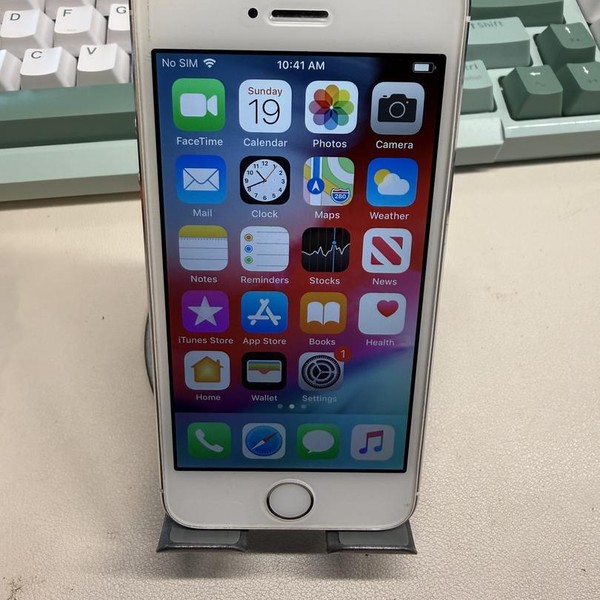 Apple iPhone 5S - Unlocked, 16 GB, Silver, A1533, GSM