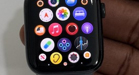 Good
													Apple Watch SE 2nd Gen 44mm - Unlocked, Midnight, A2727 - Cellular, Aluminum, photo 1 of 14