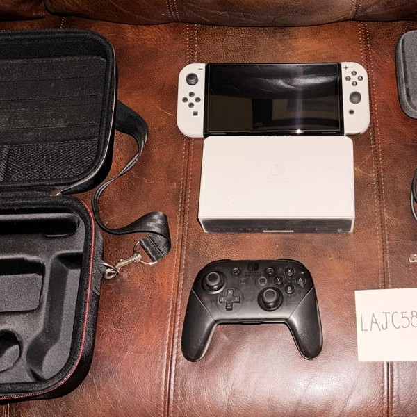 Nintendo Switch - OLED - 64 GB, White