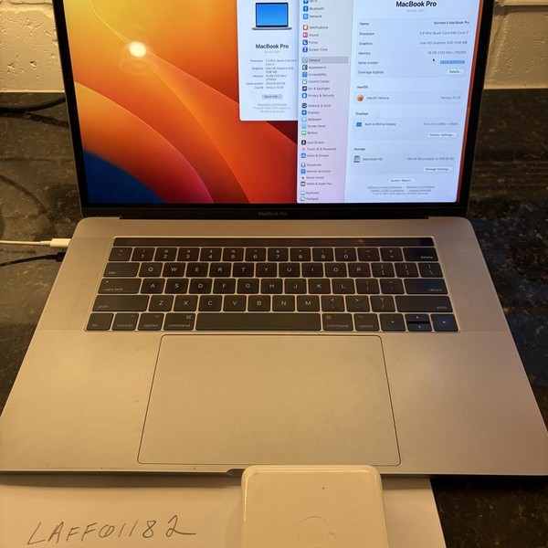 MacBook Pro 2017 (With Touch Bar) - 15 inch - 512 GB, Silver, 16 GB, Intel Core i7