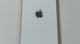 Fair
													Apple iPhone SE 2nd Gen 2020 - Unlocked, White, 256 GB, A2275, photo 3 of 7