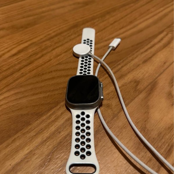 Apple Watch Ultra 49mm - Unlocked, Titanium, A2622