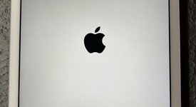 Good
													Apple iPad 5th Gen - Wi-Fi, Gold, 128 GB, A1822, photo 3 of 20