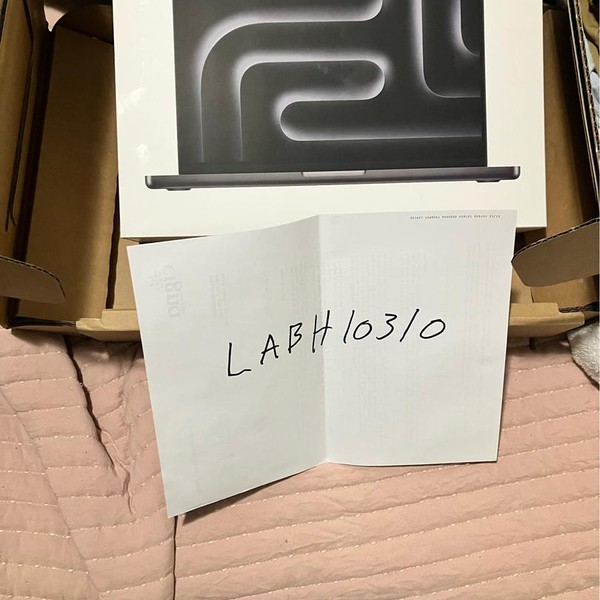 MacBook Pro 2024 - 14 inch - 512 GB, Space Black, 16 GB, Apple M4