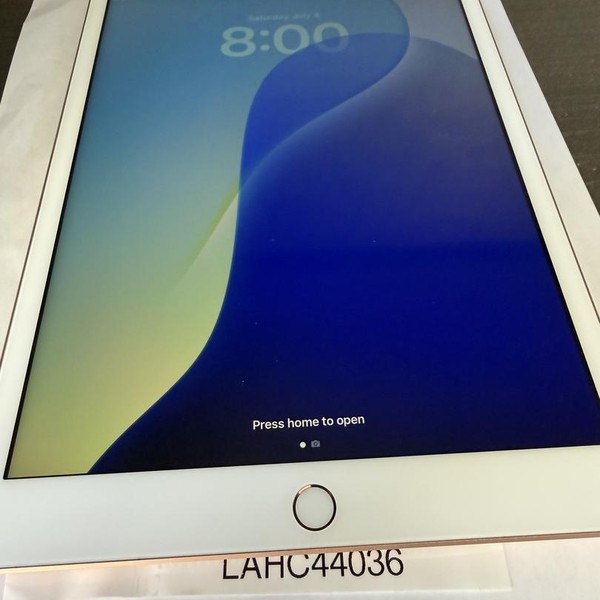 Apple iPad (7th Gen) - Unlocked, 32 GB, Gold, A2200