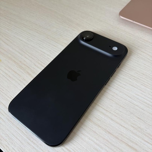 Apple iPhone Air - Unlocked, 256 GB, Space Black, A3260