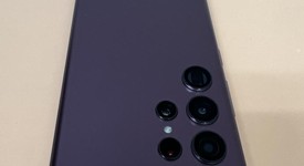 Good
													Samsung Galaxy S22 Ultra - Unlocked Non-US, Burgundy, 256 GB, 12 GB, SM-S908B/DS, photo 5 of 8