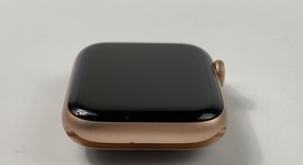 Good
													Apple Watch SE 1st Gen 44mm - Unlocked, Gold, A2354 - Cellular, Aluminum, photo 3 of 6