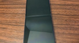 Good
													Samsung Galaxy Z Flip3 5G - Unlocked, Lavender, 128 GB, 8 GB, SM-F711U1, photo 2 of 3