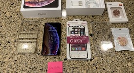 Good
													Apple iPhone Xs - Unlocked, Gold, 64 GB, A1920, photo 1 of 12
