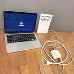 Good MacBook Pro 2020 - 13 inch - 512 GB, Silver, 8 GB, Intel Core i5