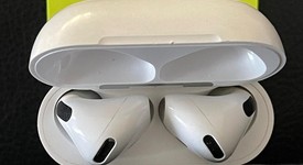 Used
													Apple AirPods 4th Gen - Active Noise Cancellation, photo 1 of 5