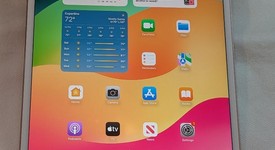 Good
													Apple iPad Pro 10.5" - Wi-Fi, Gold, 256 GB, photo 1 of 5