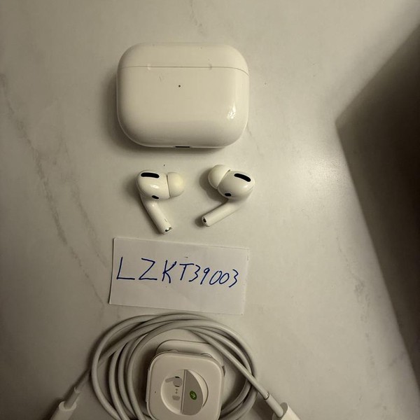 Apple AirPods Pro - Wireless Case