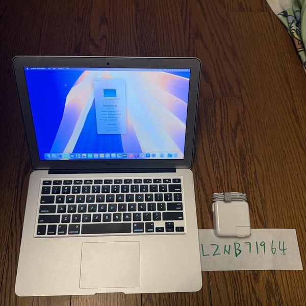 MacBook Air 2017 - 13 inch - I5, Silver, 128 GB, 8 GB