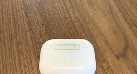 Used
													Apple AirPods Pro 2 - Lightning, photo 3 of 3