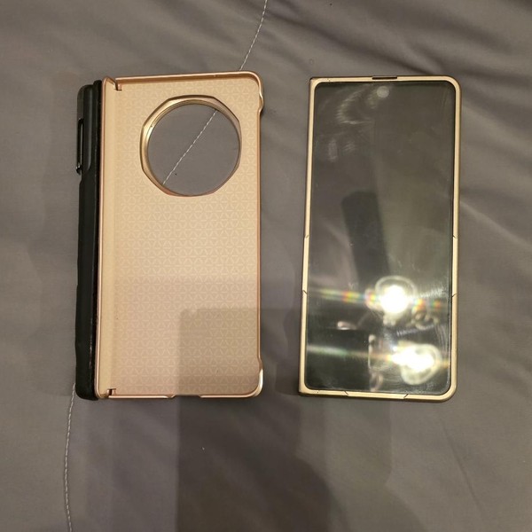 Honor Magic V5 - Unlocked Non-US, 512 GB, Gold, 16 GB