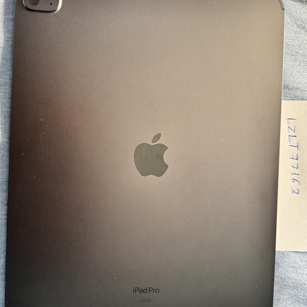 Apple iPad Pro 13 inch (M4) 2024 - Wi-Fi, 256 GB, Black, 8 GB, A2925, Standard Glass