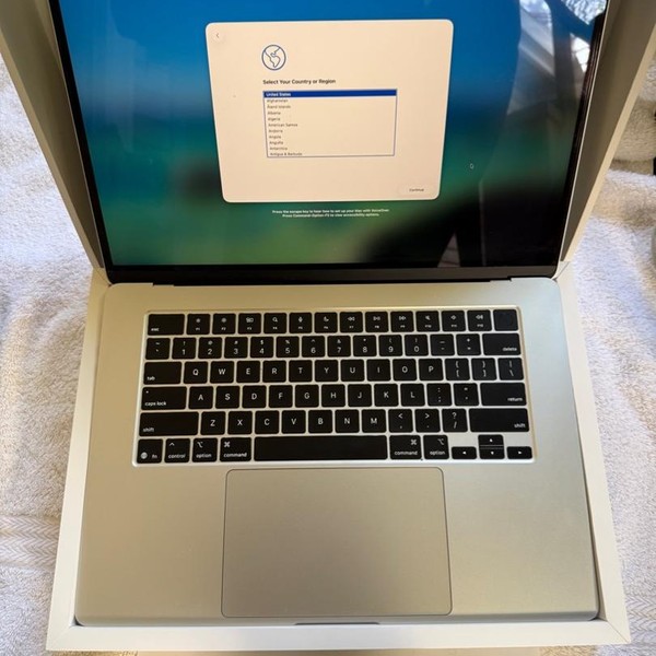 MacBook Air 2025 (M4) - 15 inch - 256 GB, Silver, 16 GB, Apple M4