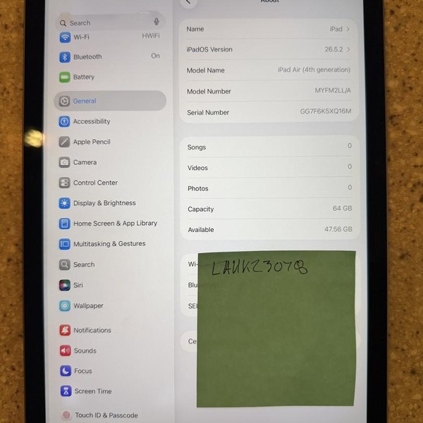 Apple iPad Air (4th Gen) - Wi-Fi, 64 GB, Gray, A2316