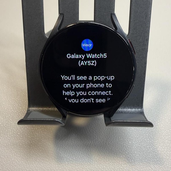 Samsung Galaxy Watch5 - Unlocked, Graphite, 40mm