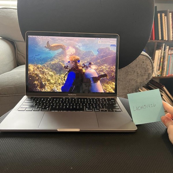 MacBook Pro 2020 - 13 inch - 256 GB, Gray, 8 GB, Intel Core i5